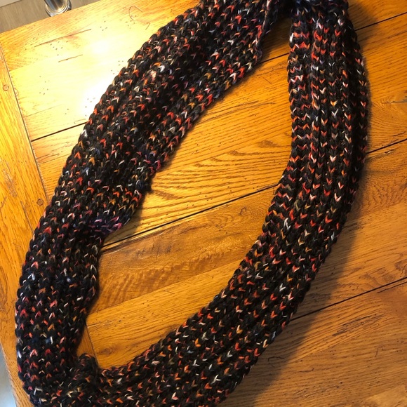 Scarf and Hat Set! Gorgeous, Soft J. Jill Infinity Scarf and Pom Pom Hat Set - Picture 3 of 8